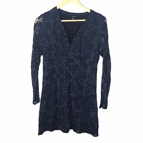 Forever 21 Dresses & Skirts - Forever 21 women's size large navy long sleeved dress preloved condition